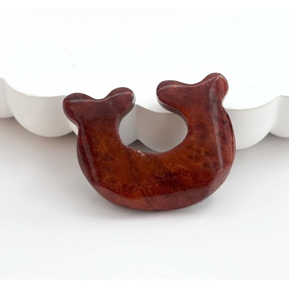 Solid Wood Mahogany Whale Shaped Shiny Sealed Vintage Brooch Pin - Picture 1 of 9